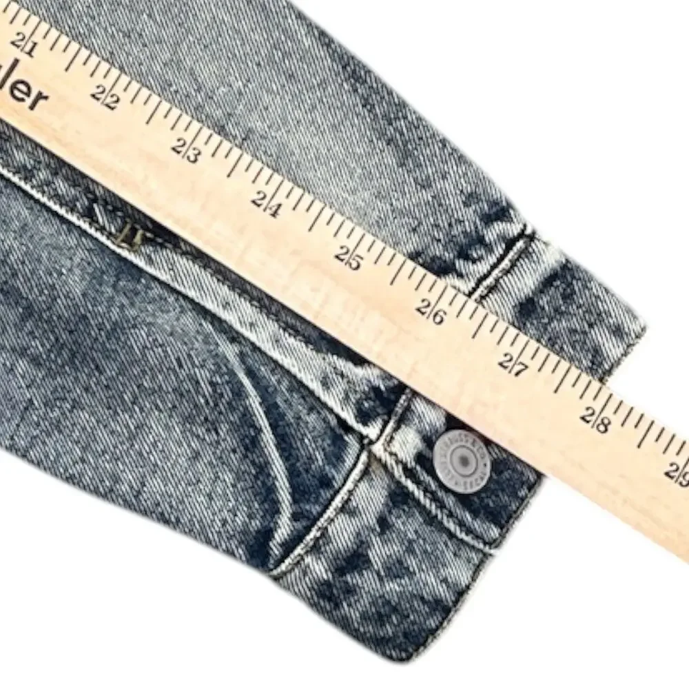 Levis levi’s youth
